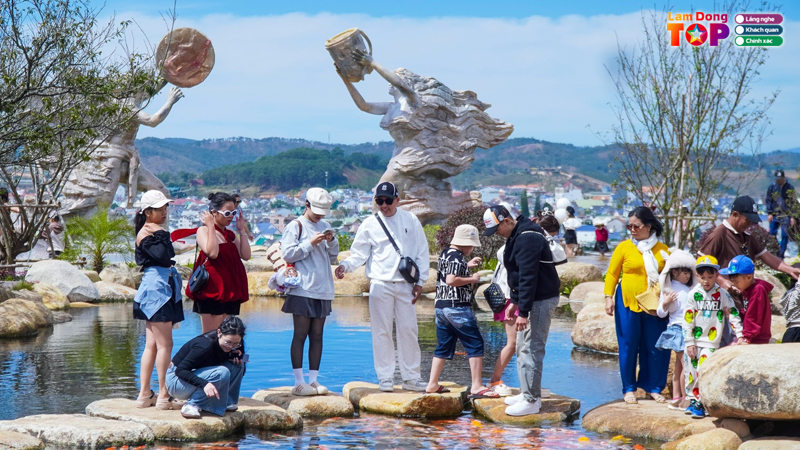 Cong-ty-tnhh-dich-vu-du-lich-thai-tran-4