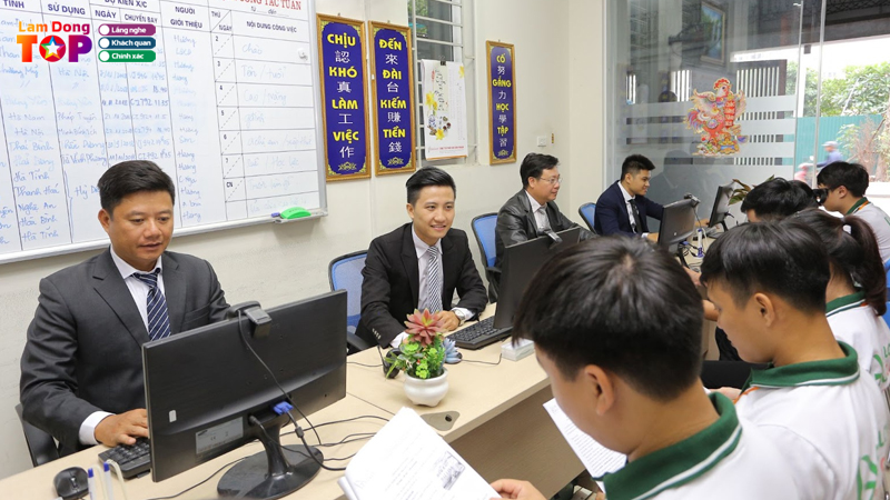 Cong-ty-tnhh-dich-vu-va-tu-van-xuat-nhap-khau-gia-long-1