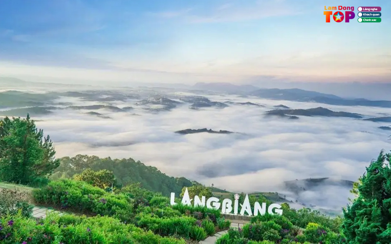 Kham-pha-dinh-langbiang-noc-nha-hung-vi-cua-tay-nguyen-2