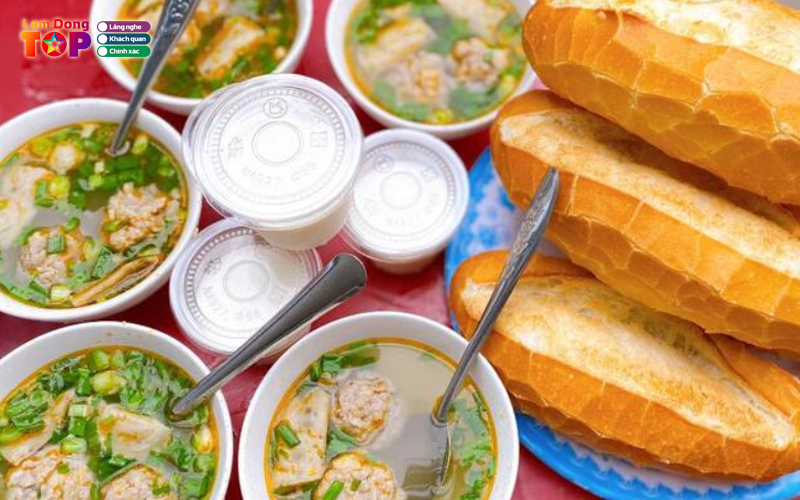 Banh-mi-xiu-mai-chen-phuong-lamdongtoplist