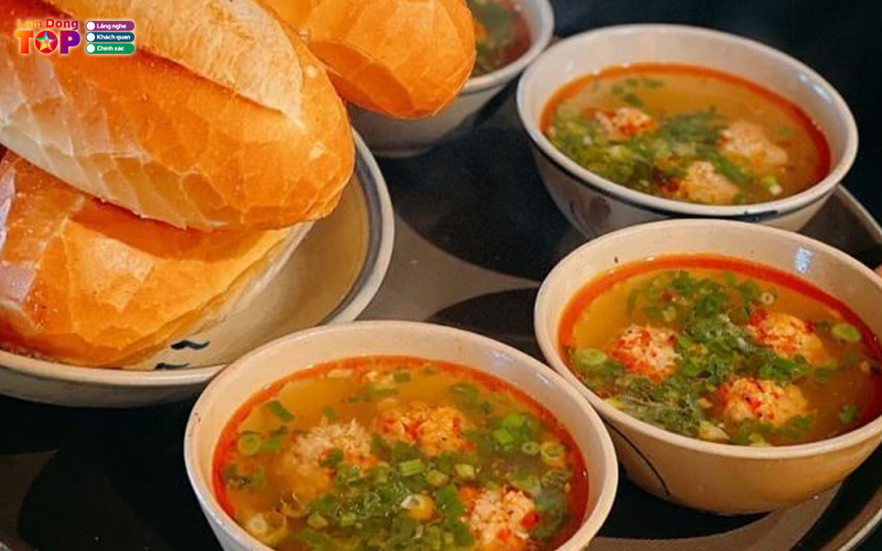 Banh-mi-xiu-mai-doc-ga-lamdongtoplist
