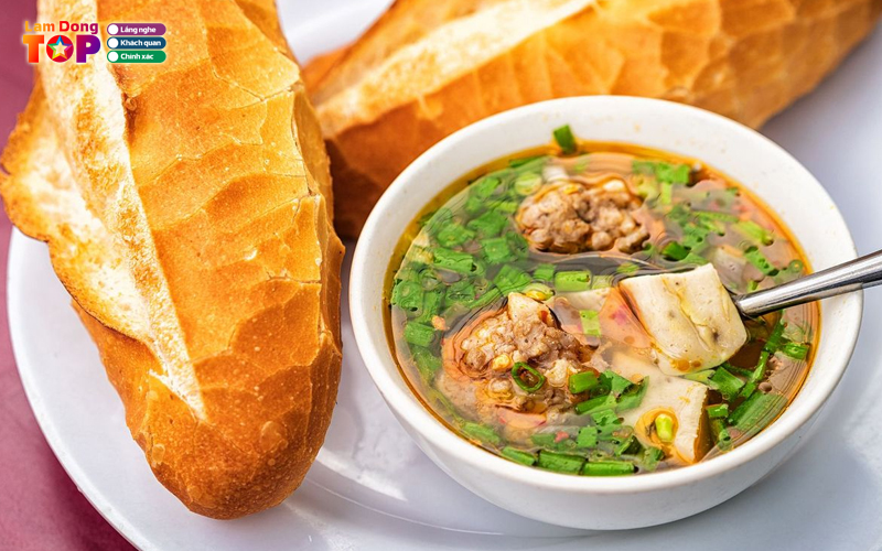 Banh-mi-xiu-mai-xoi-co-ha-lamdongtoplist