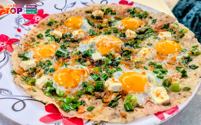 Banh-trang-nuong-long-dao-co-hanh-lamdongtoplist