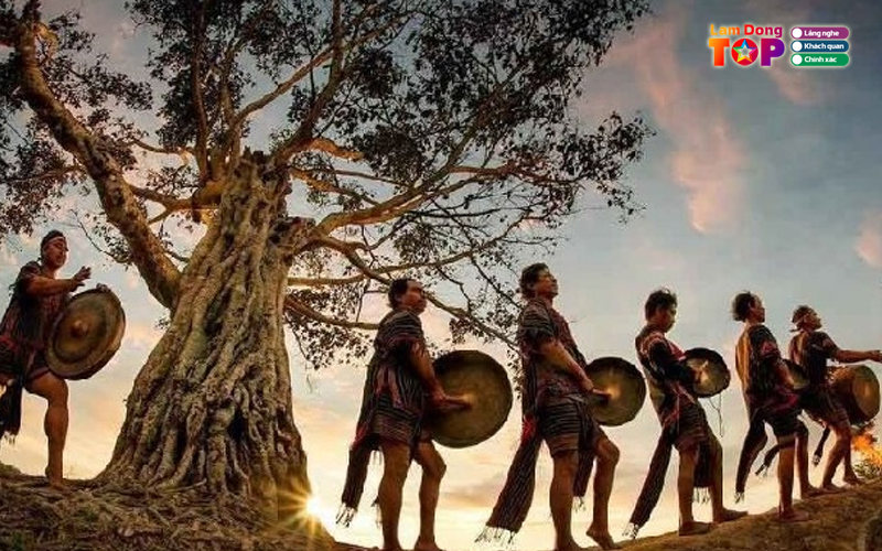 Le-hoi-cong-chieng-tay-nguyen-2