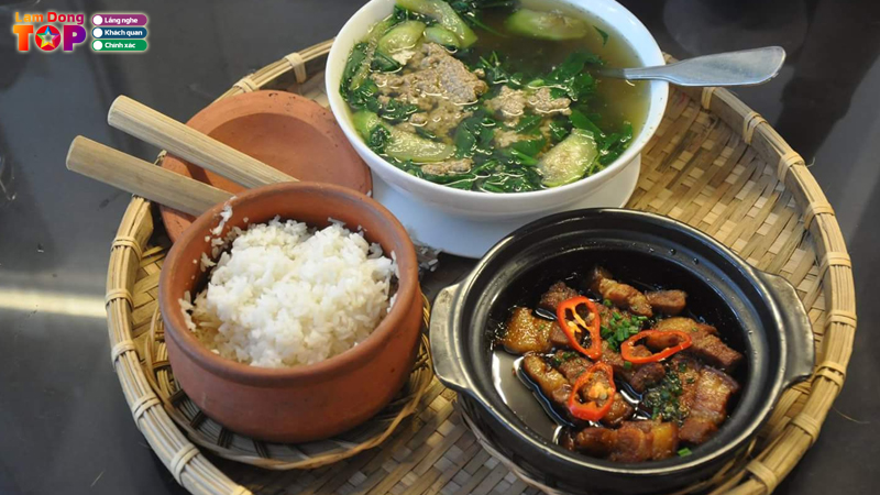 Top-10-quan-com-nieu-lam-dong-thom-ngon-nuc-tieng