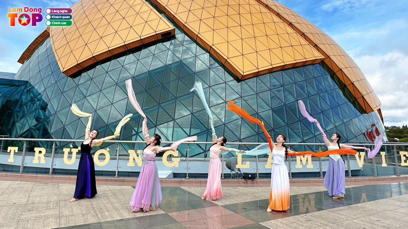 Top-5-dia-chi-hoc-mua-co-trang-lam-dong-chuyen-nghiep-nhat