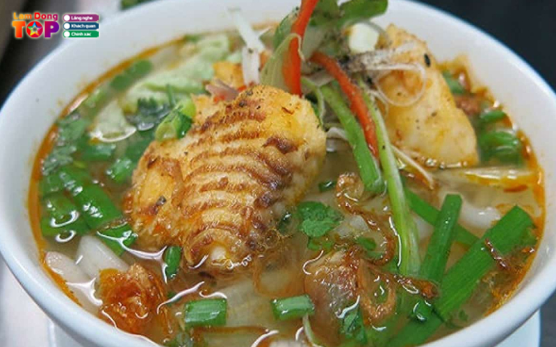 Banh-canh-ca-loc-hue-xua-lamdongtoplist