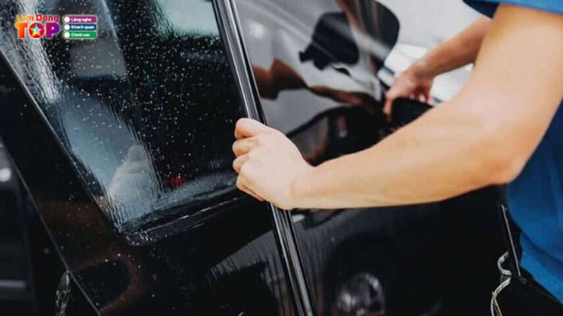 Cua-hang-phim-cach-nhiet-3m-lam-dong