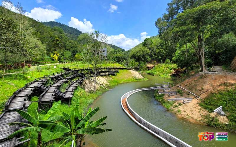 Suoi-khoang-nong-daana-chon-binh-yen-cho-suc-khoe-va-tinh-than-4