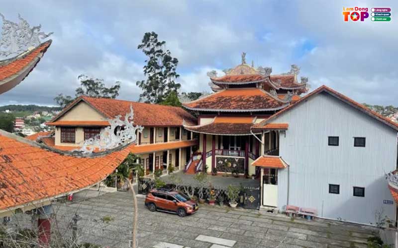 Chua-linh-phong-lamdongtoplist